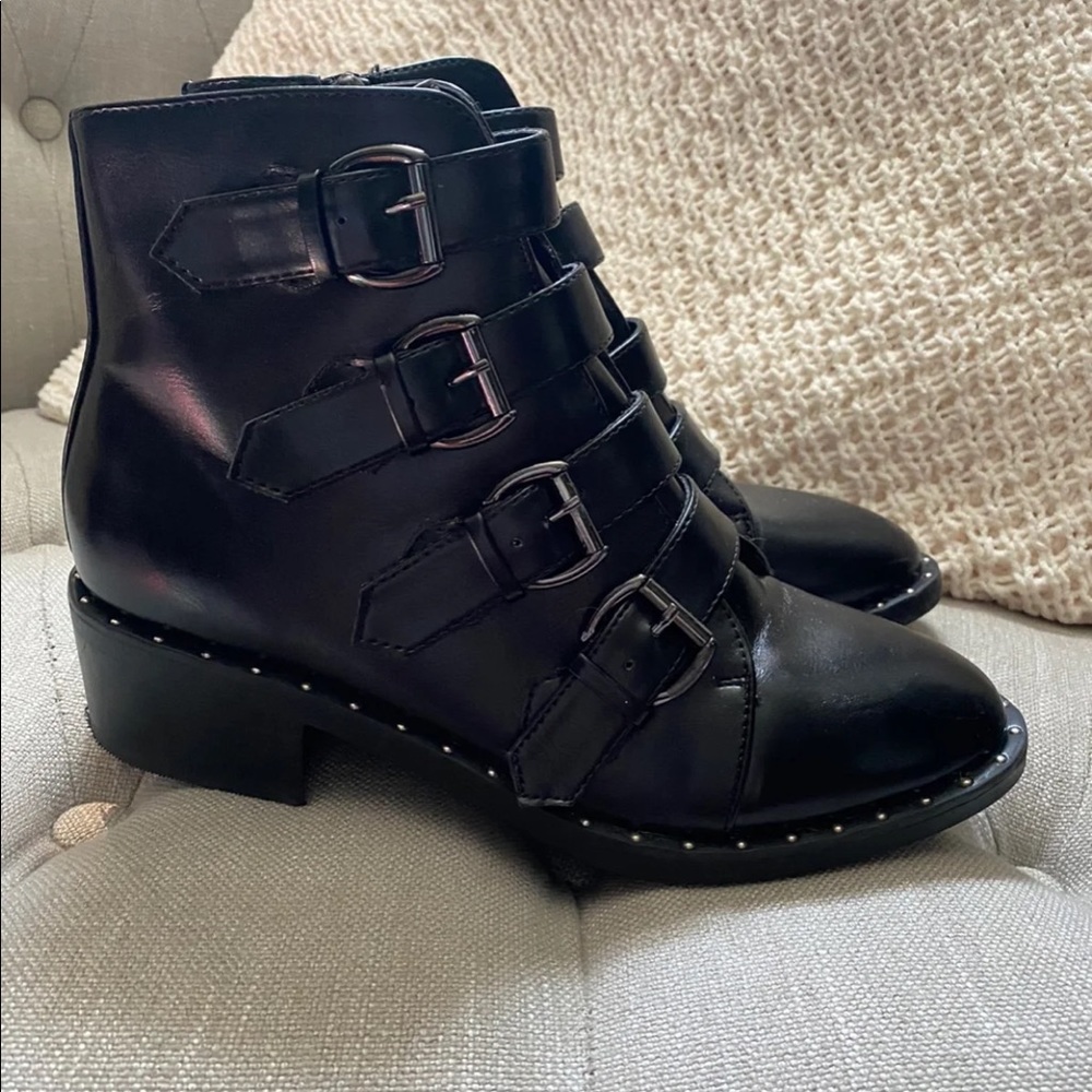 Strapped black Boots